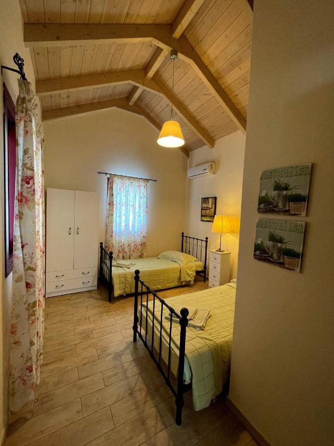 Villa Cottage Kantrillies Fokata Eksteriør billede